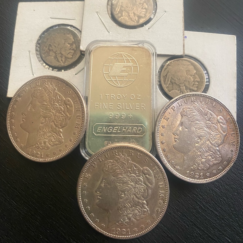 Morgan silver dollar mix bundle Of American silver coins